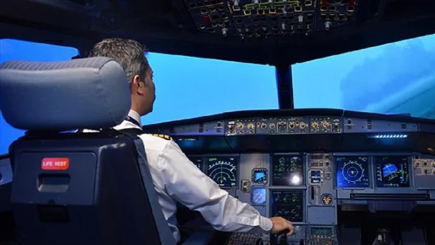 Lisanssız pilot 16 yıl uçtu, servet kazandı
