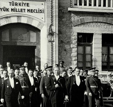 turkiye-buyuk-millet-meclisinin-acilisi-ve-kurtulus-mucadelesi-9f8e3rur.jpg