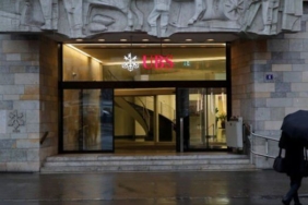 ubs-grubu-credit-suisse-devralmasinin-ardindan-isten-cikarmalar-planliyor-1wcfdp5x.jpg