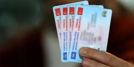 Yıl Sonundan İtibaren Eski Tip Ehliyetler Geçersiz Olacak