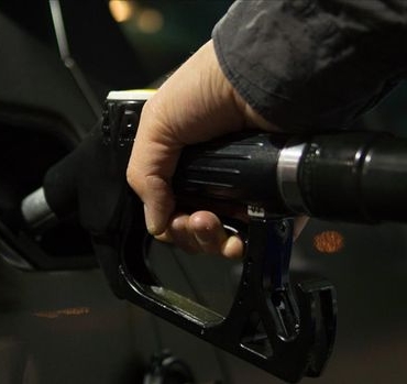 benzin-ve-motorine-fiyat-indirimi-izgplgk5.jpg