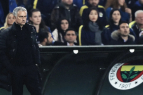 fenerbahce-jose-mourinhoyu-kamuyu-aydinlatma-platformuna-bildirdi-hoiqg9cq.jpg