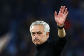 fenerbahce-mourinho-ile-gorusmelerini-resmi-olarak-duyurdu-bhuw7zea.jpg
