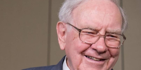 Warren Buffett, Berkshire Hathaway hisselerini azalttı ve şirketin değeri yüzde 5 düştü.